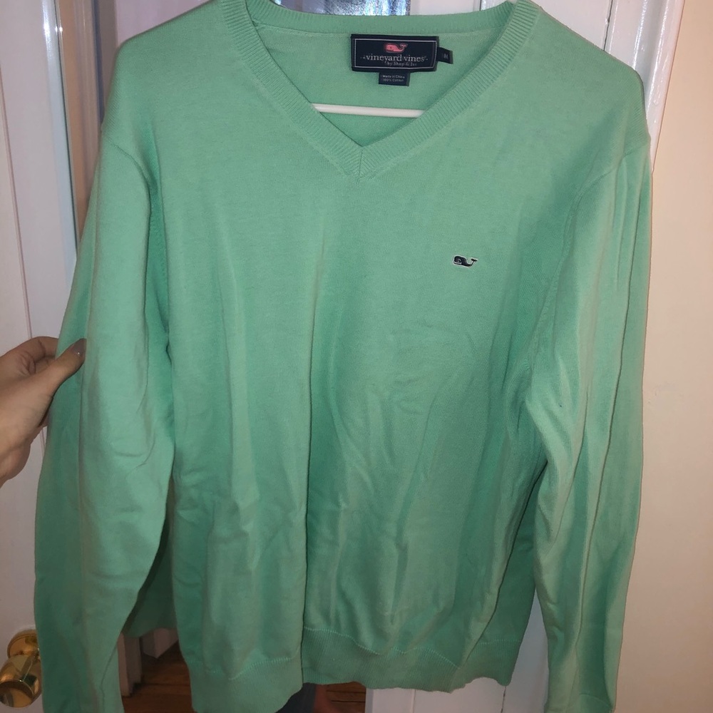 Vineyard Vines Sweater 🐳